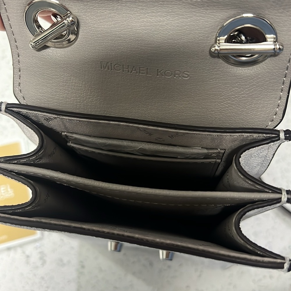 NWOT Michael Kors Women's Gray White Signature Chain Strap Crossbody Purse Bag - Picture 7 of 8